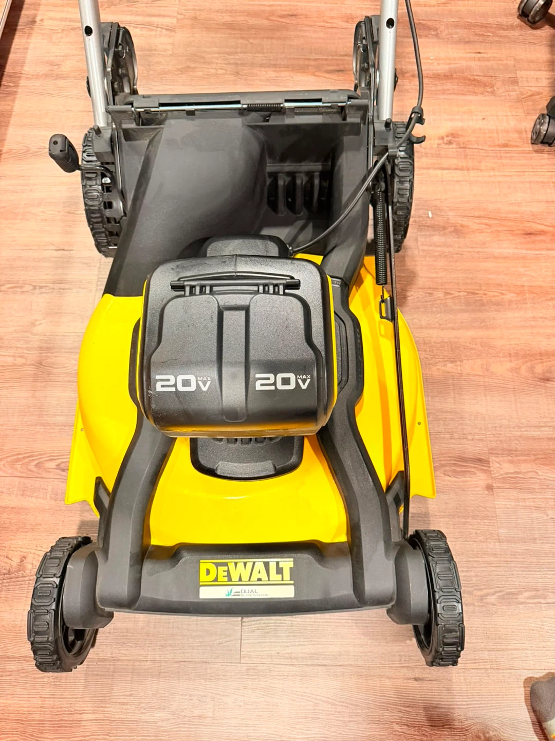 DeWalt 20V Cordless Lawnmower - photo 3