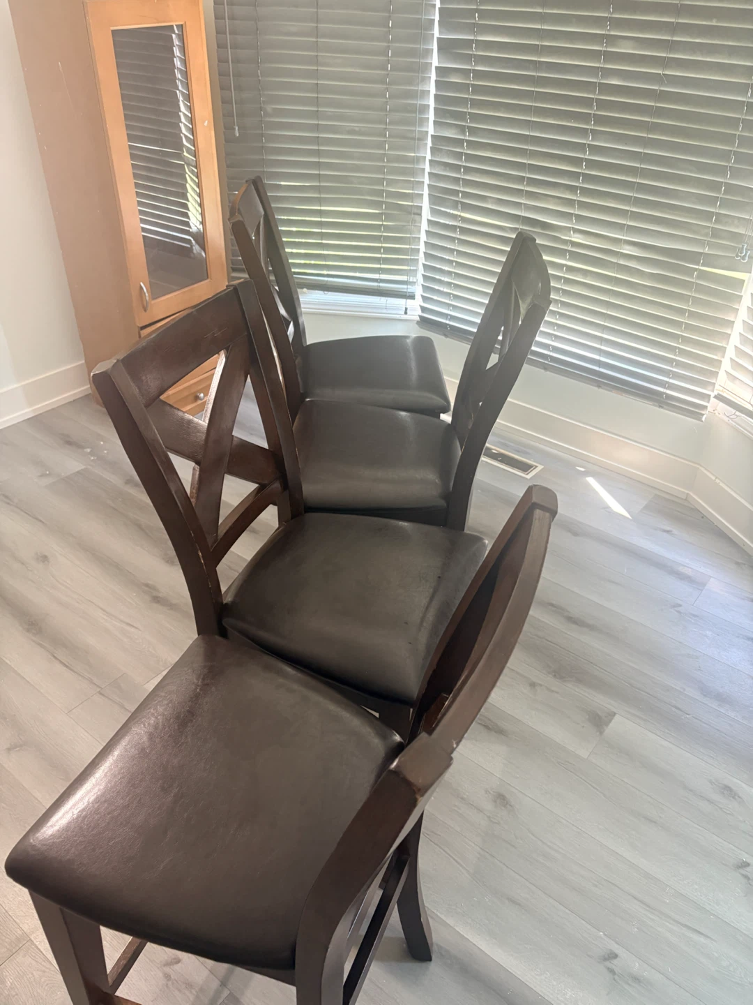 Omaha X-back dining set with chairs and bench