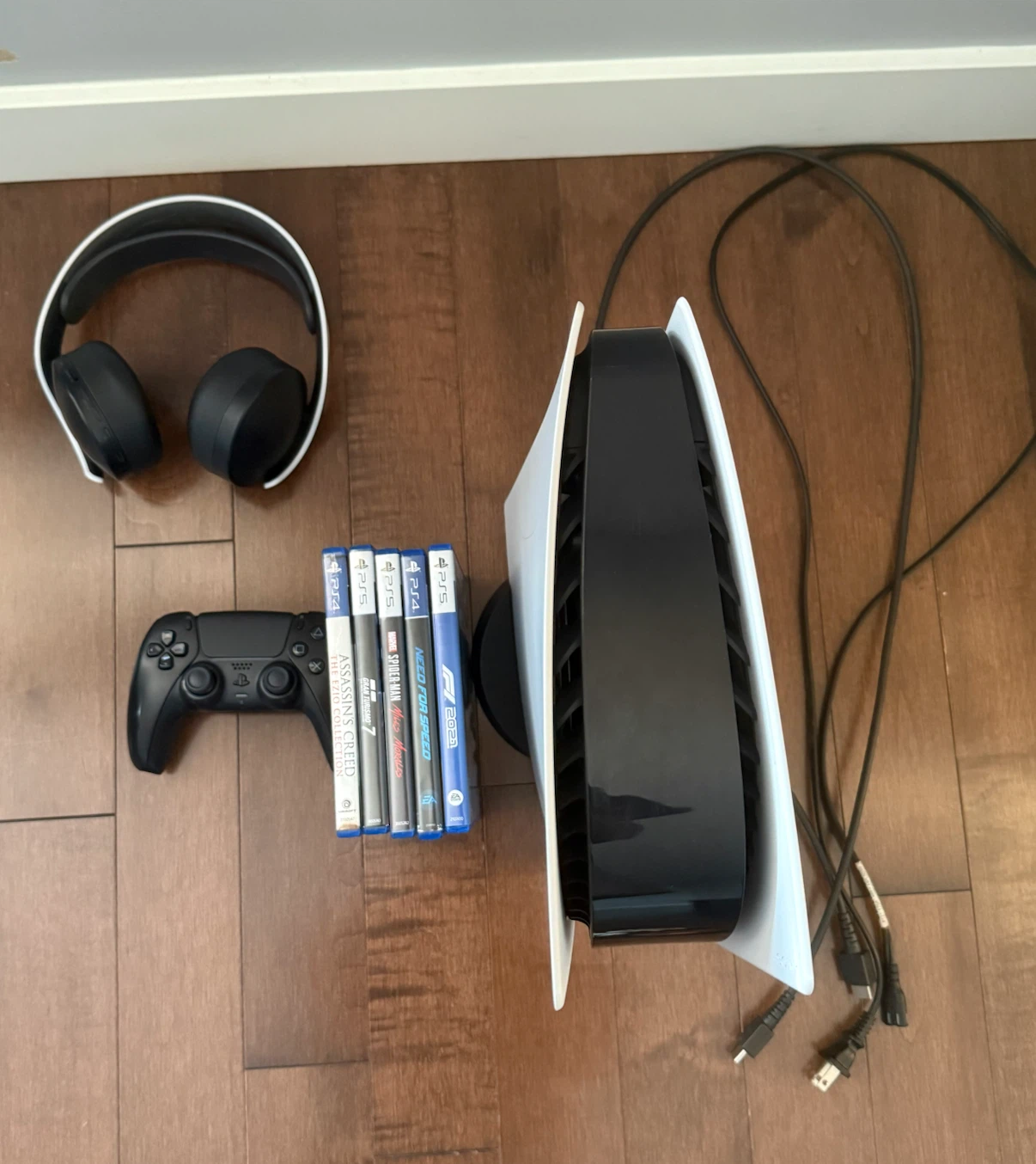 PS5 Disk edition + controller + 3D headphones + 5 games