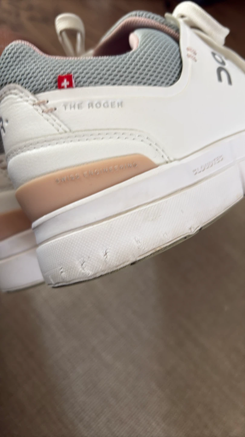 On The Roger Roger "R" Shoes women - photo 4