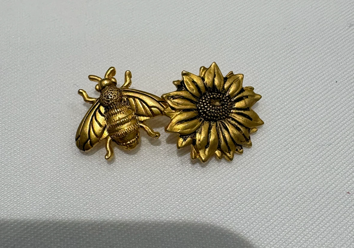 Bee & Sunflower Set – Earrings or Pins - photo 2