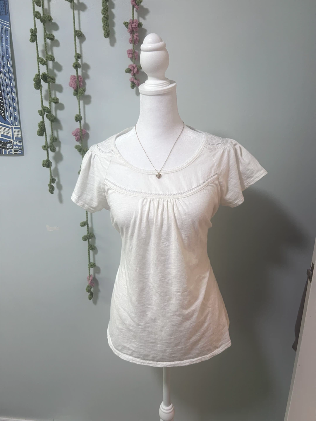 White Suzy T-Shirt with Lace Detail - M/M