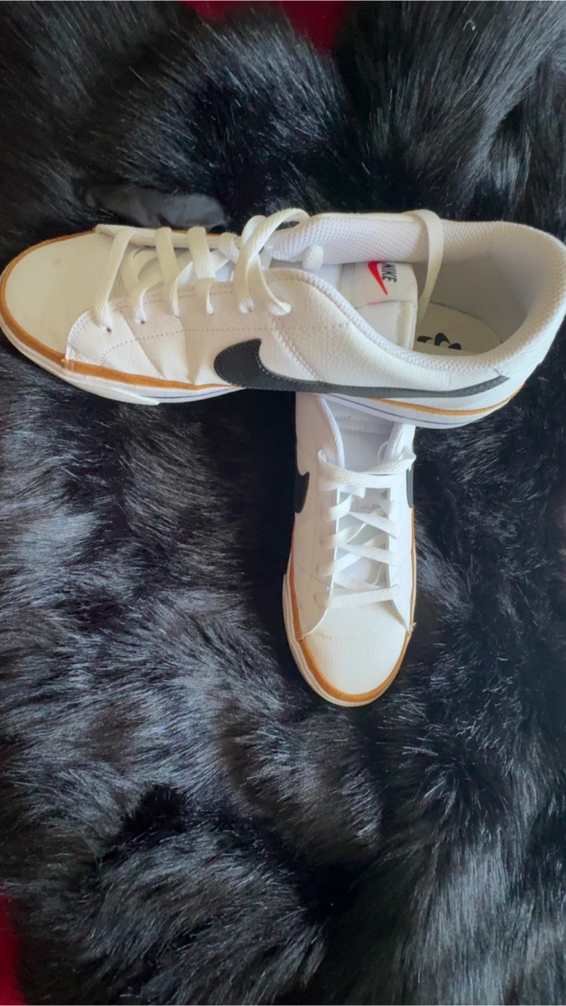 Nike Women's White and Black Sneakers - photo 3