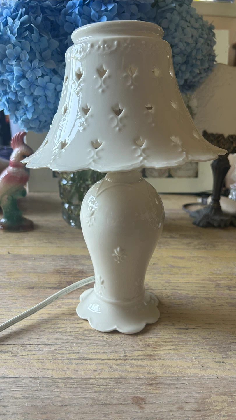 Skye McGhie Cream Lace Fine Porcelain Table Lamp – White