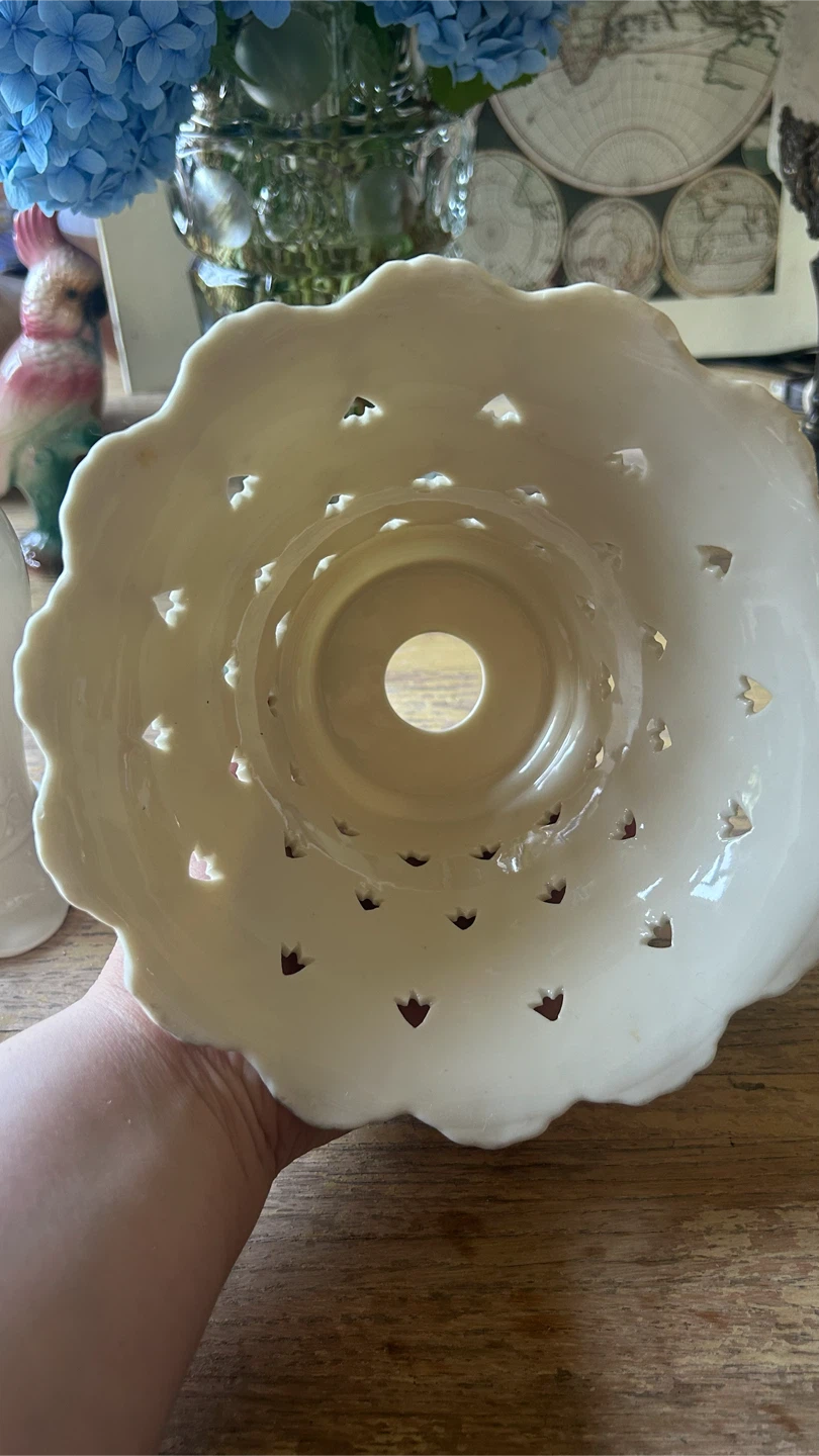 Skye McGhie Cream Lace Fine Porcelain Table Lamp – White - photo 5