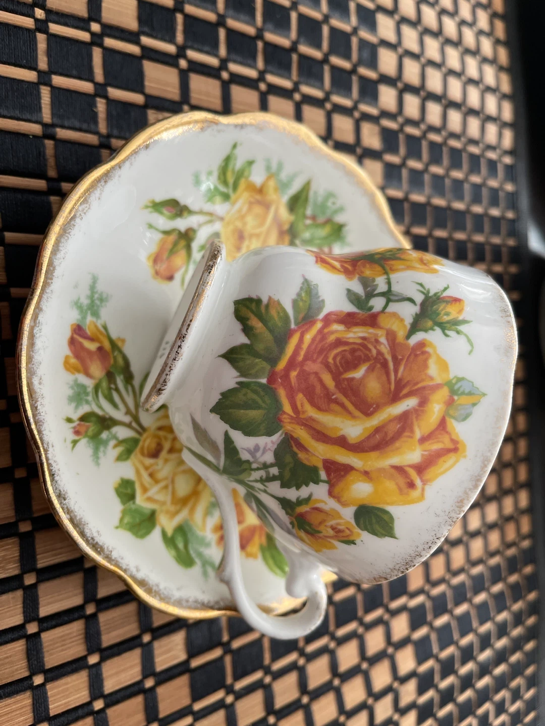 Royal Albert "Rosebud" Teacup and Saucer Set - photo 2