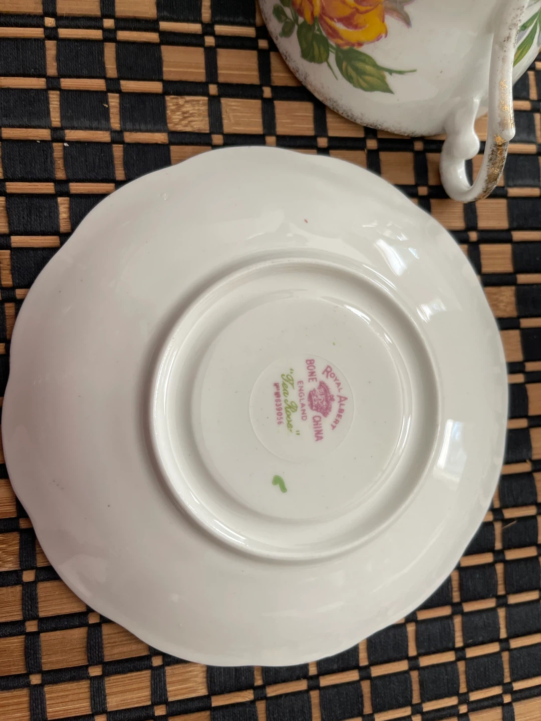 Royal Albert "Rosebud" Teacup and Saucer Set - photo 3