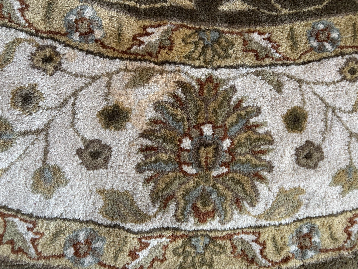 Round Floral Area Rug - photo 2