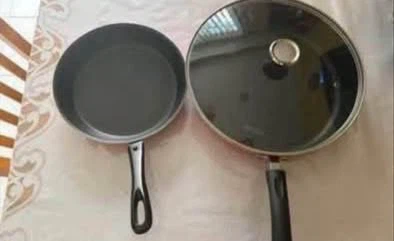 Small and big frying pan (Okay condition) (Both for FREE)