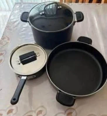 Pan, pot & saucepan (All okay condition) (All FREE)