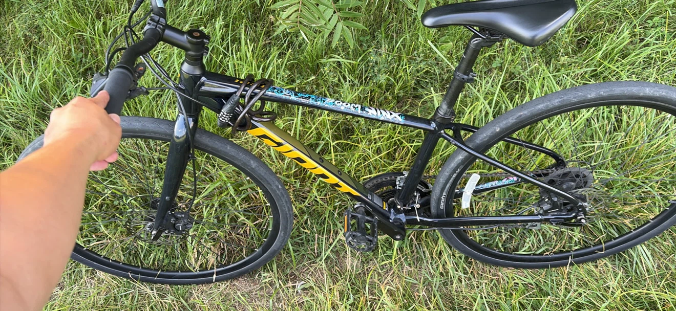 Giant Hybrid Bike - photo 2