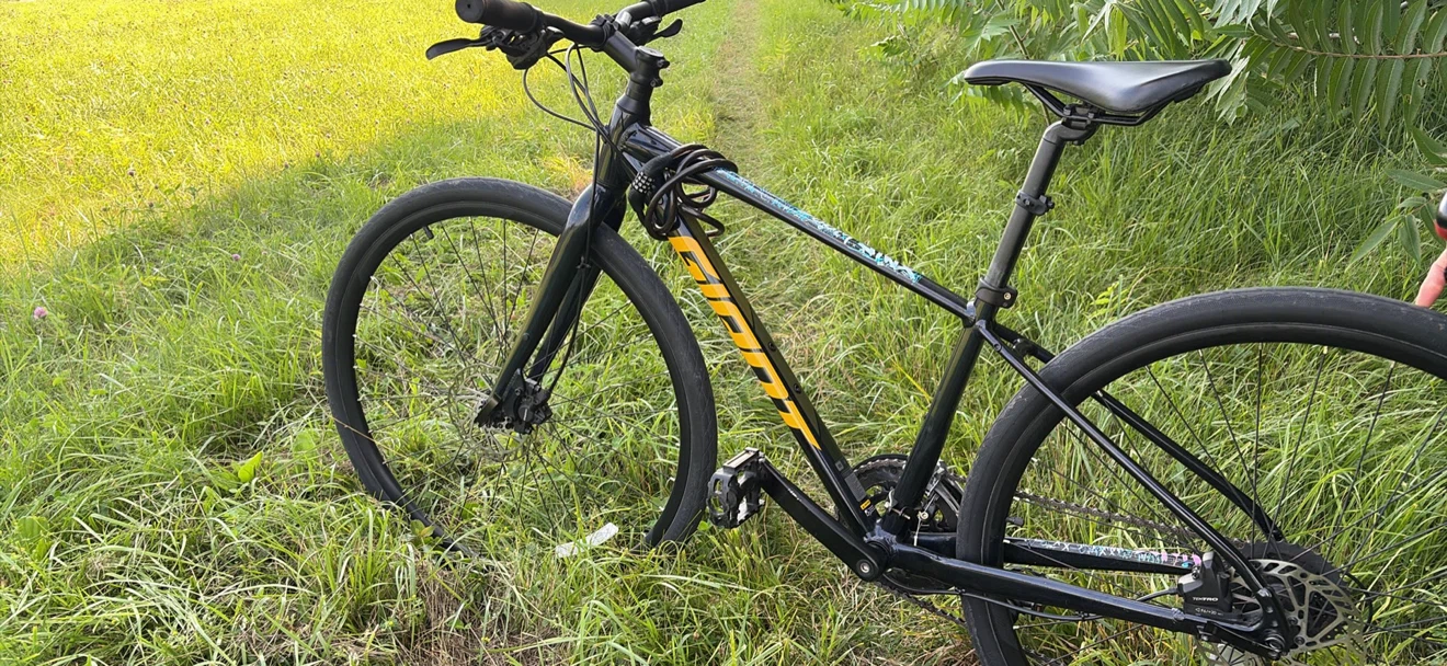 Giant Hybrid Bike - photo 3