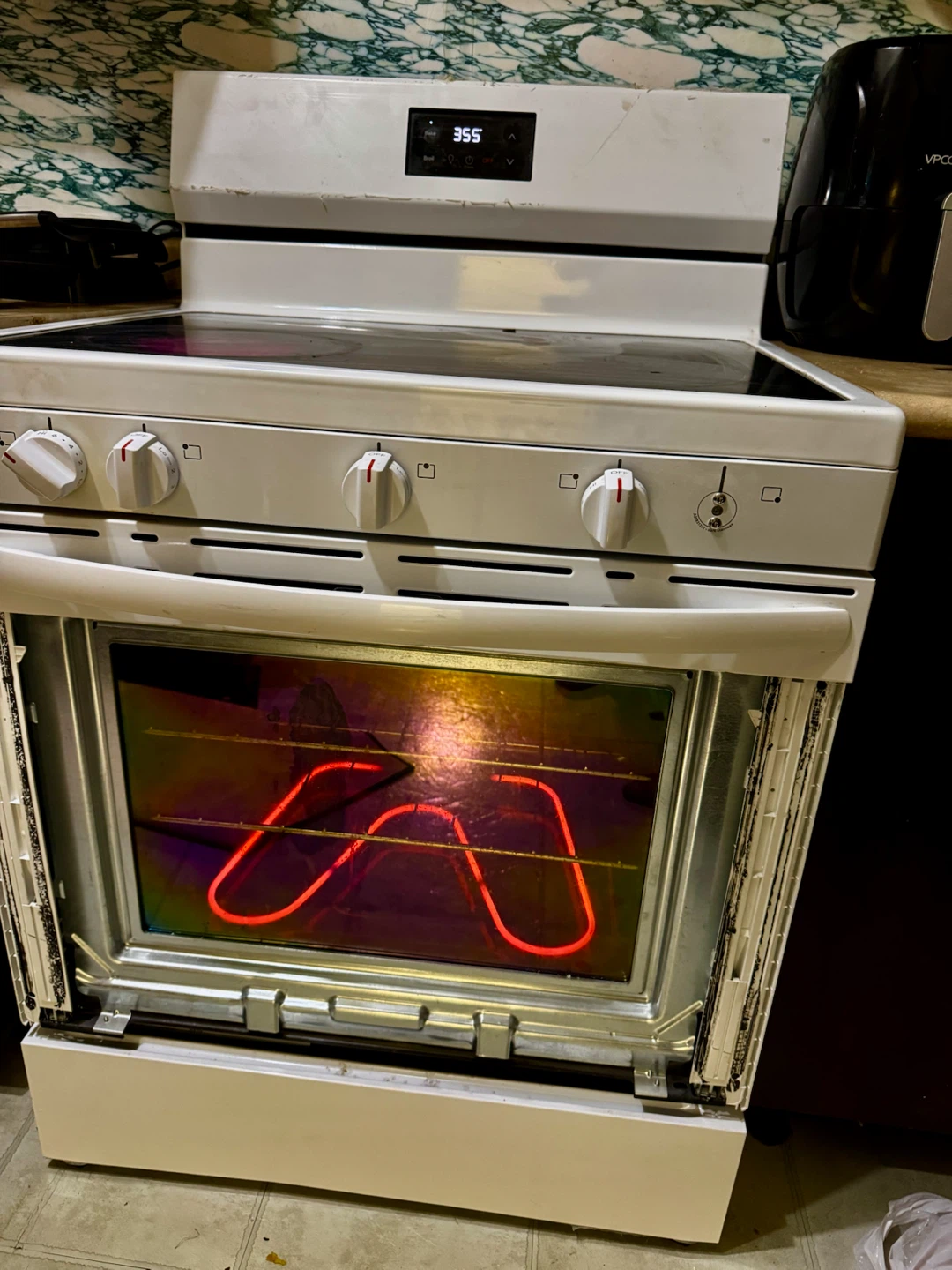 White Electric Stove Oven - photo 2