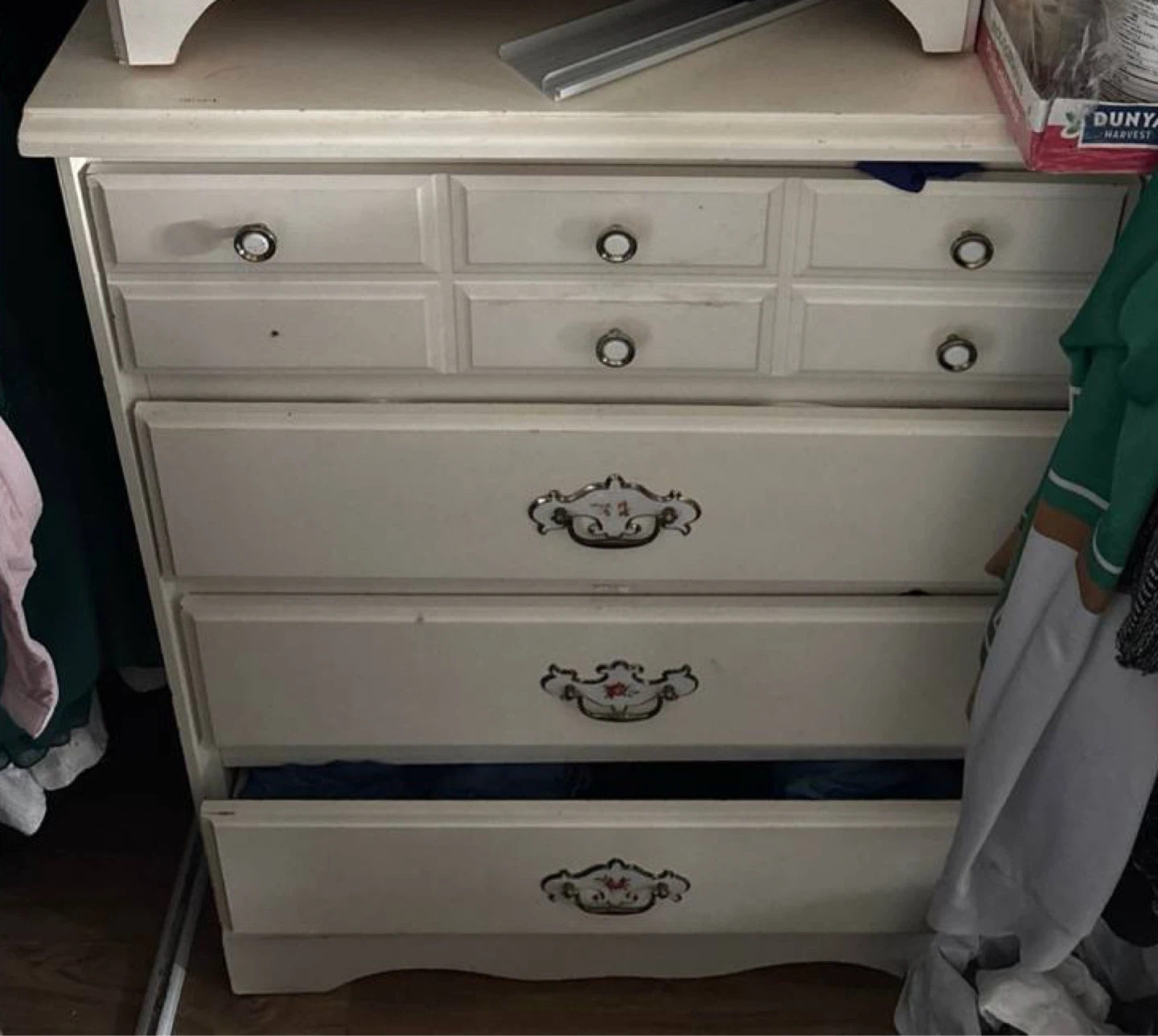 4 Drawer White Wooden Dresser - photo 2