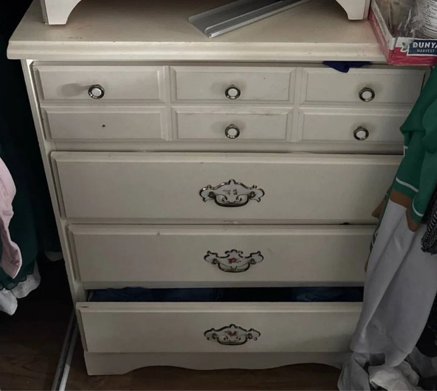 4 Drawer White Wooden Dresser - photo 2