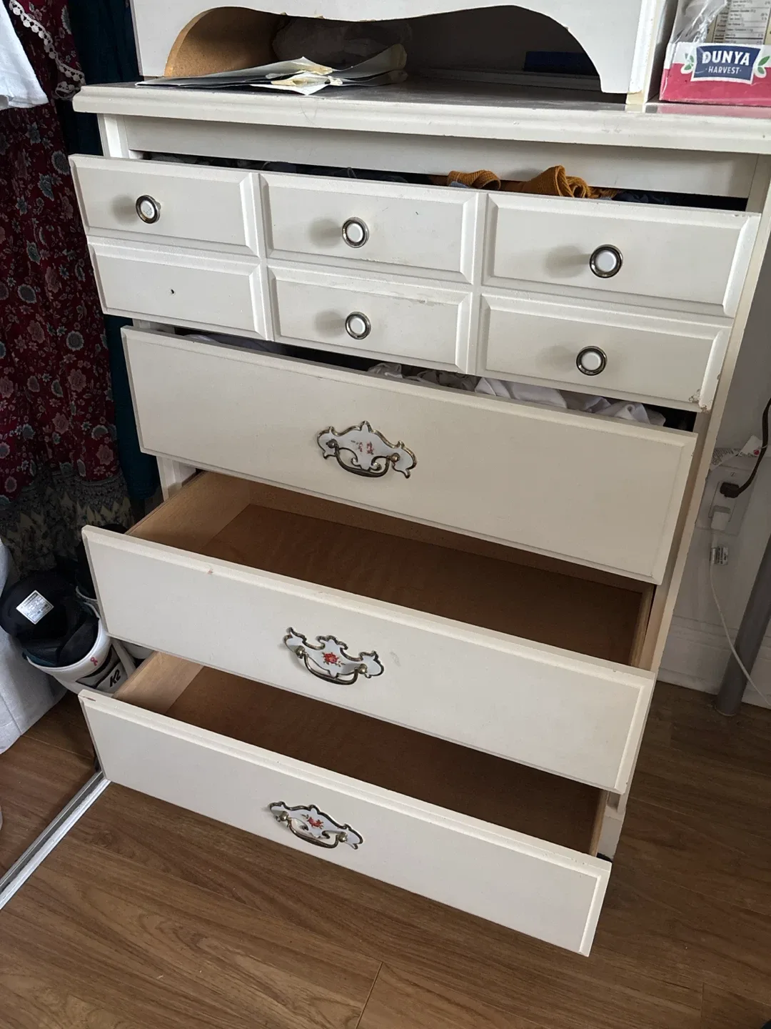 4 Drawer White Wooden Dresser - photo 3