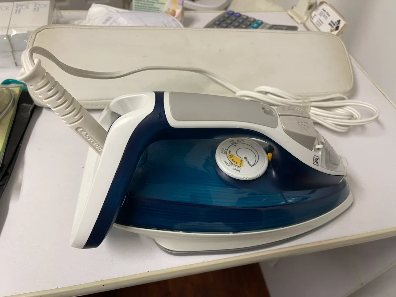 T-fal Ultraglide Steam Iron - photo 3