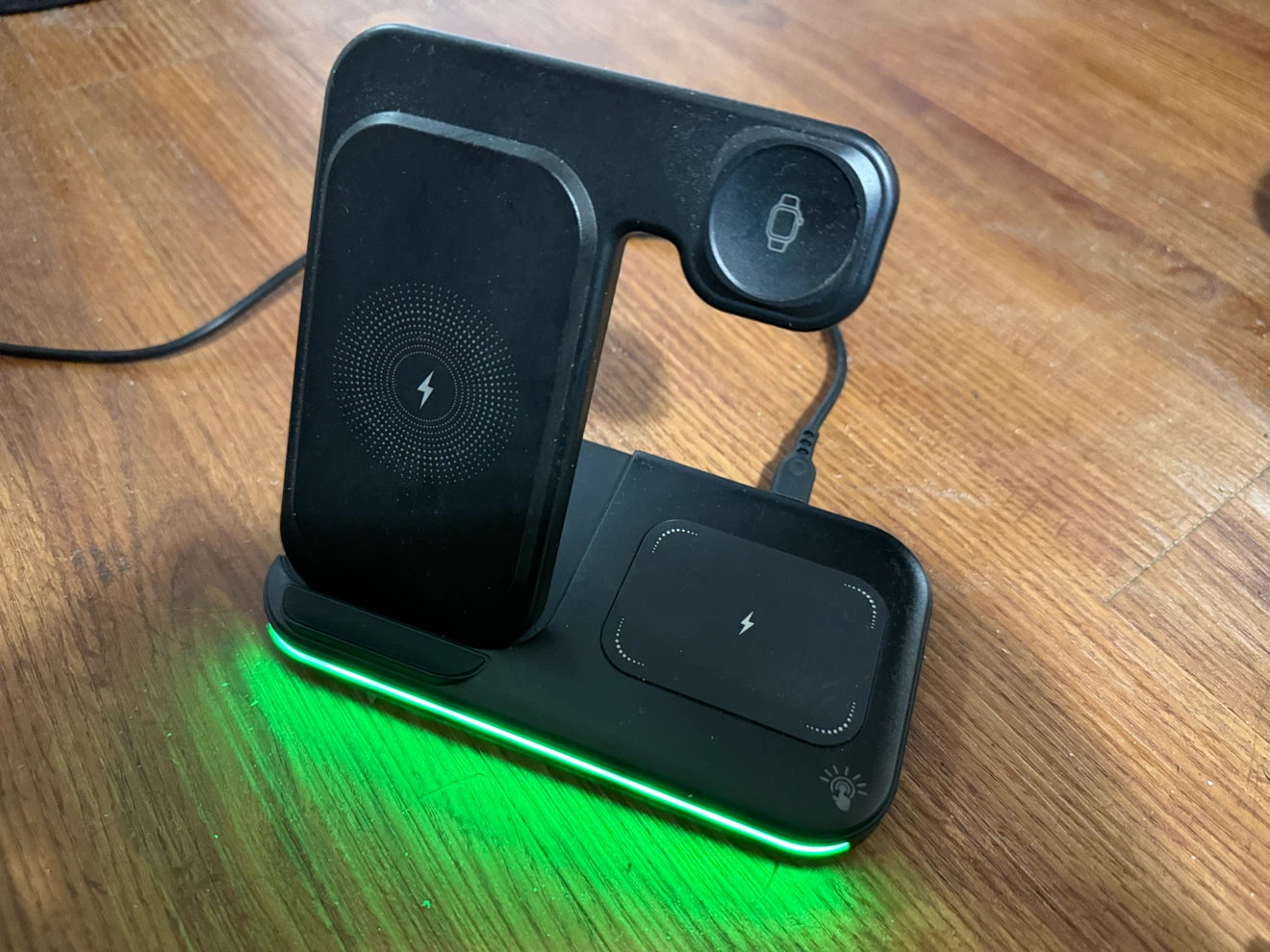 3-in-1 Wireless Charging Station - photo 2