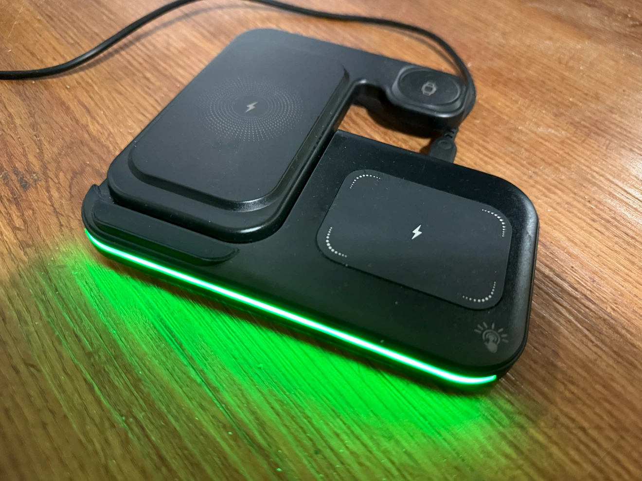 3-in-1 Wireless Charging Station - photo 3