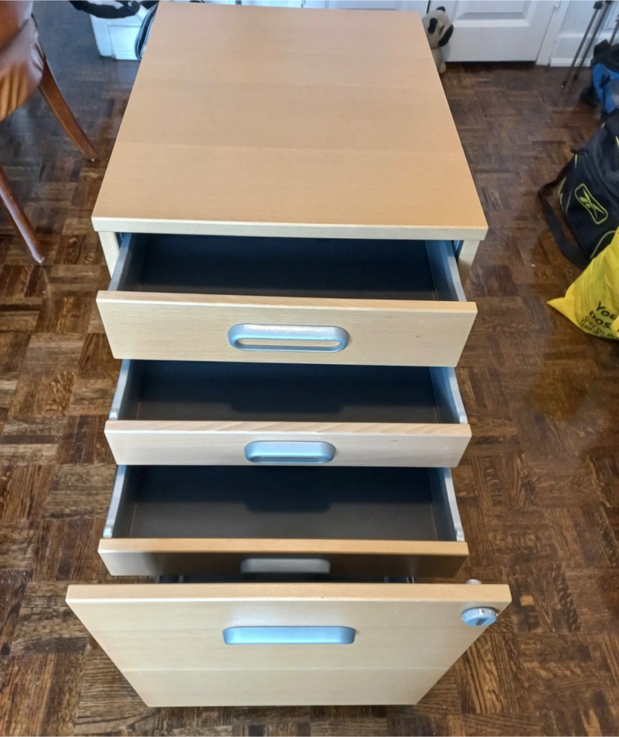 Mobile 3-drawer file cabinet - photo 4