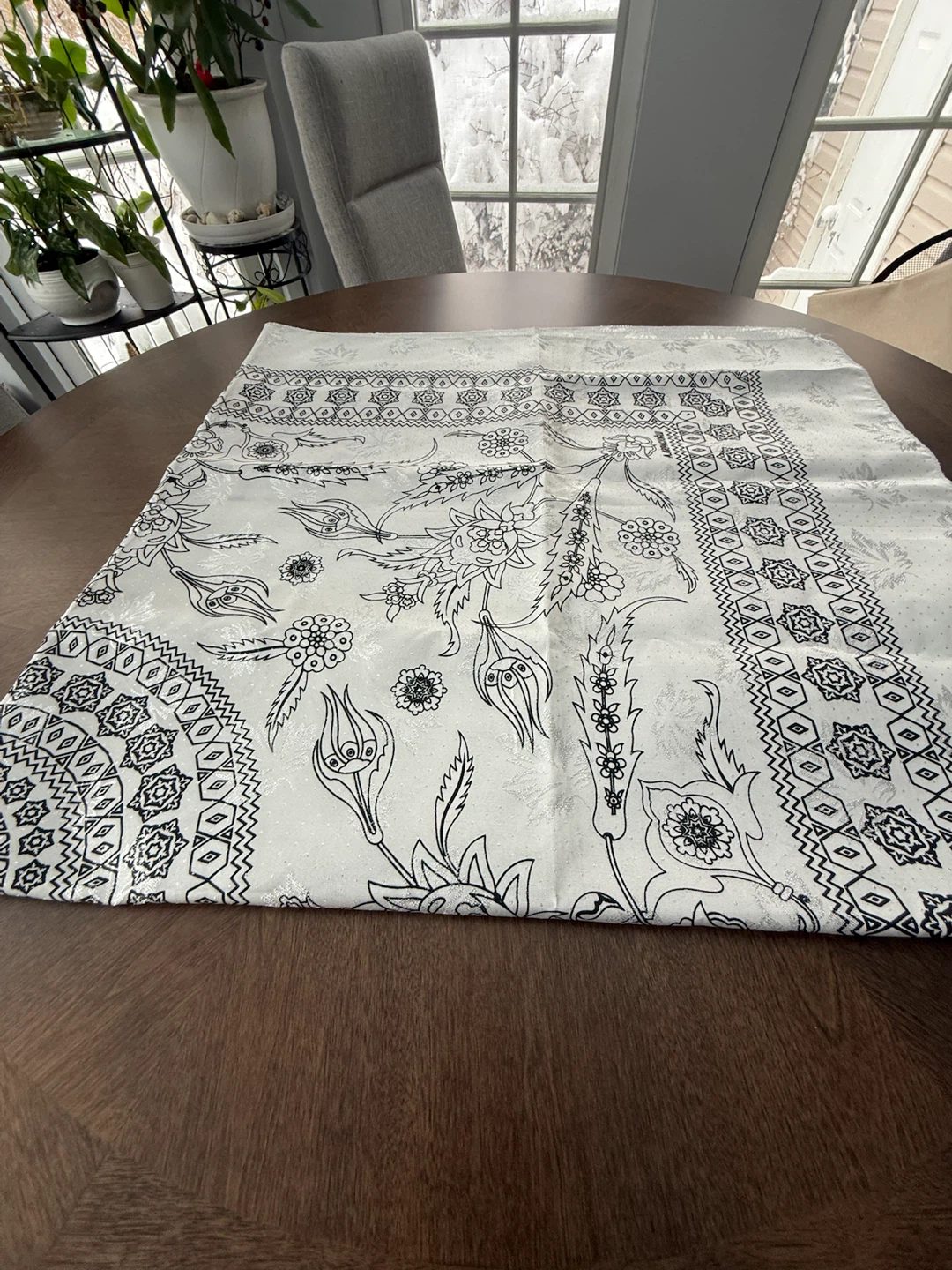 Table Runner with Black and White Floral Pattern