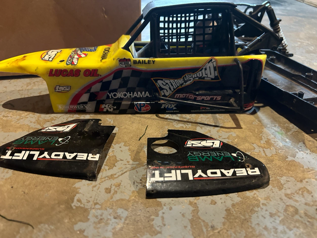 RC Car Rolling Chassis with Yellow Body - photo 2