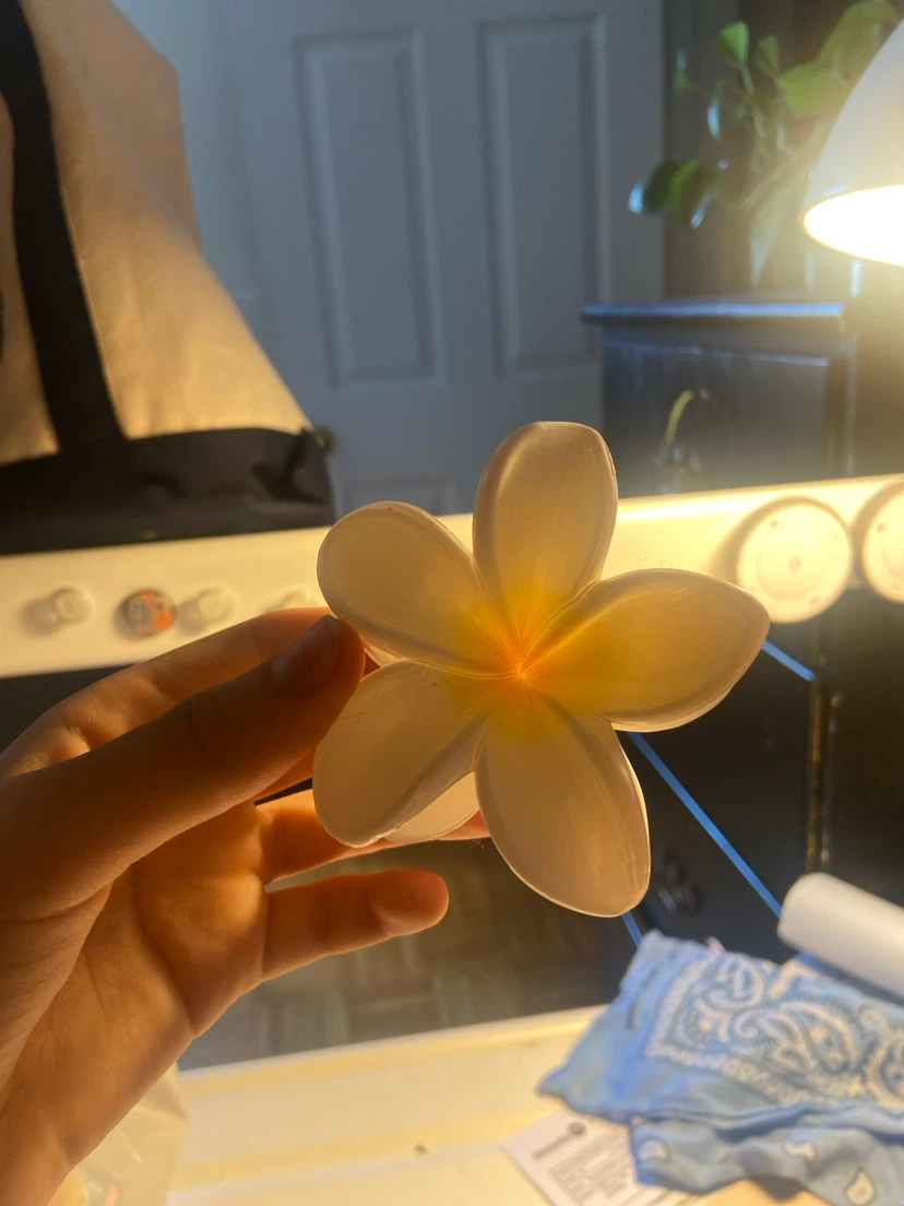 Flower hair clip