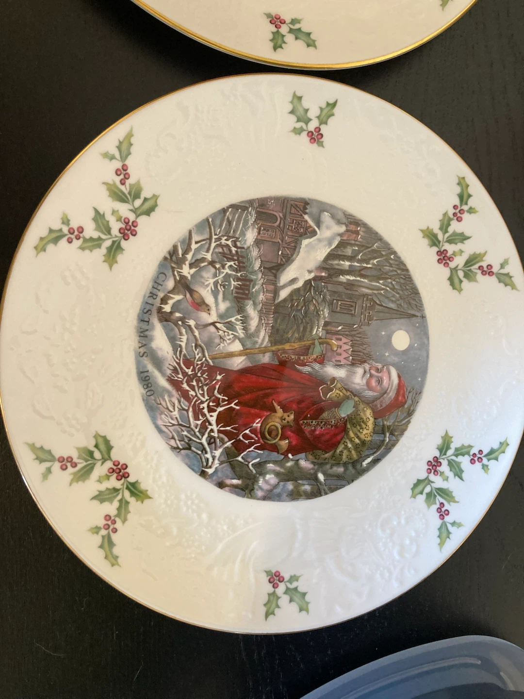 2 Royal Doulton Christmas Plates - photo 2