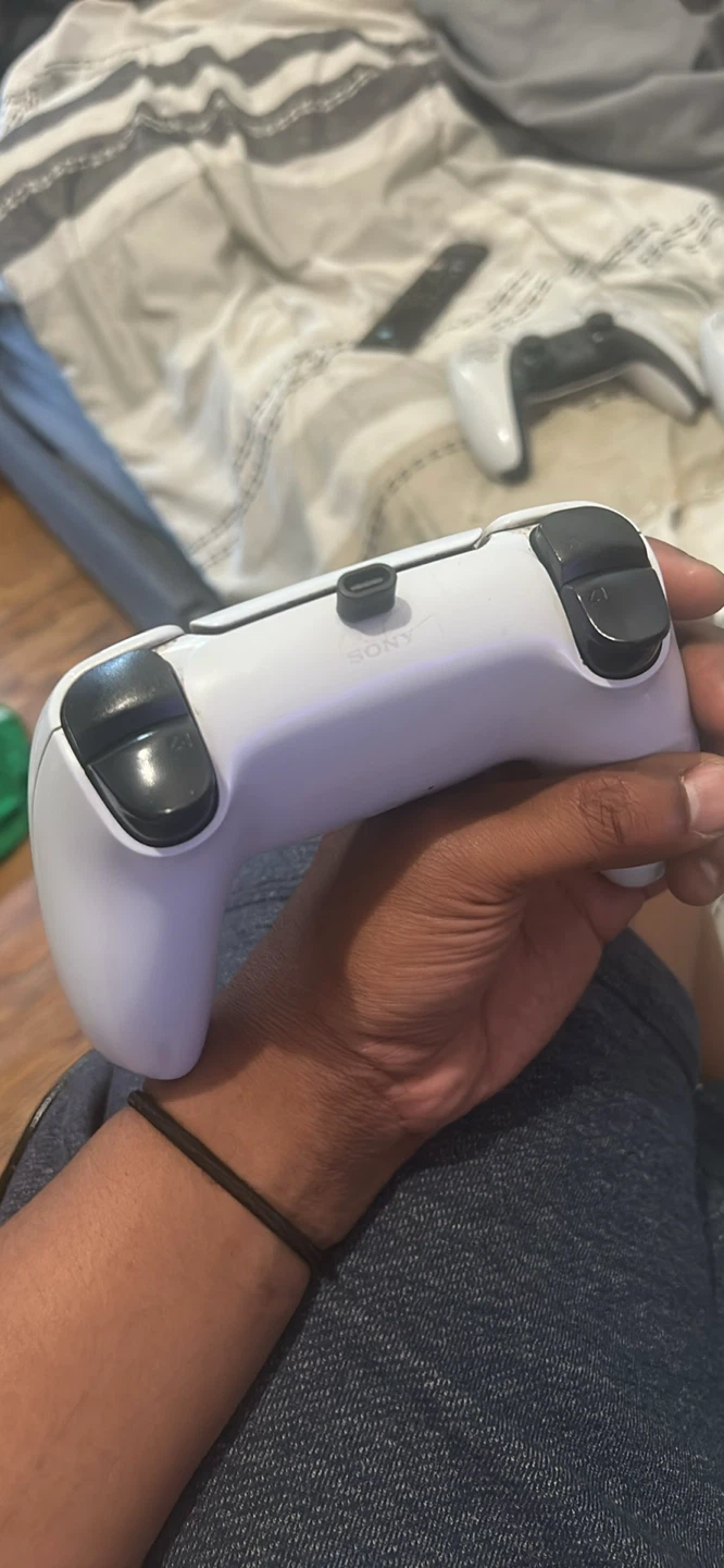 Sony PlayStation 5 DualSense Wireless Controller - photo 2