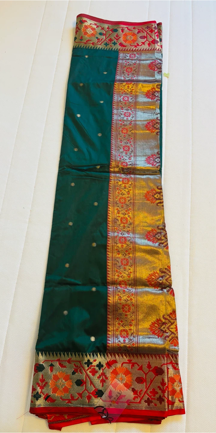 Dark Green Saree with Red and Gold Border - photo 5
