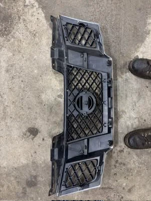 2009 Chrome Nissan Frontier Grille - photo 3
