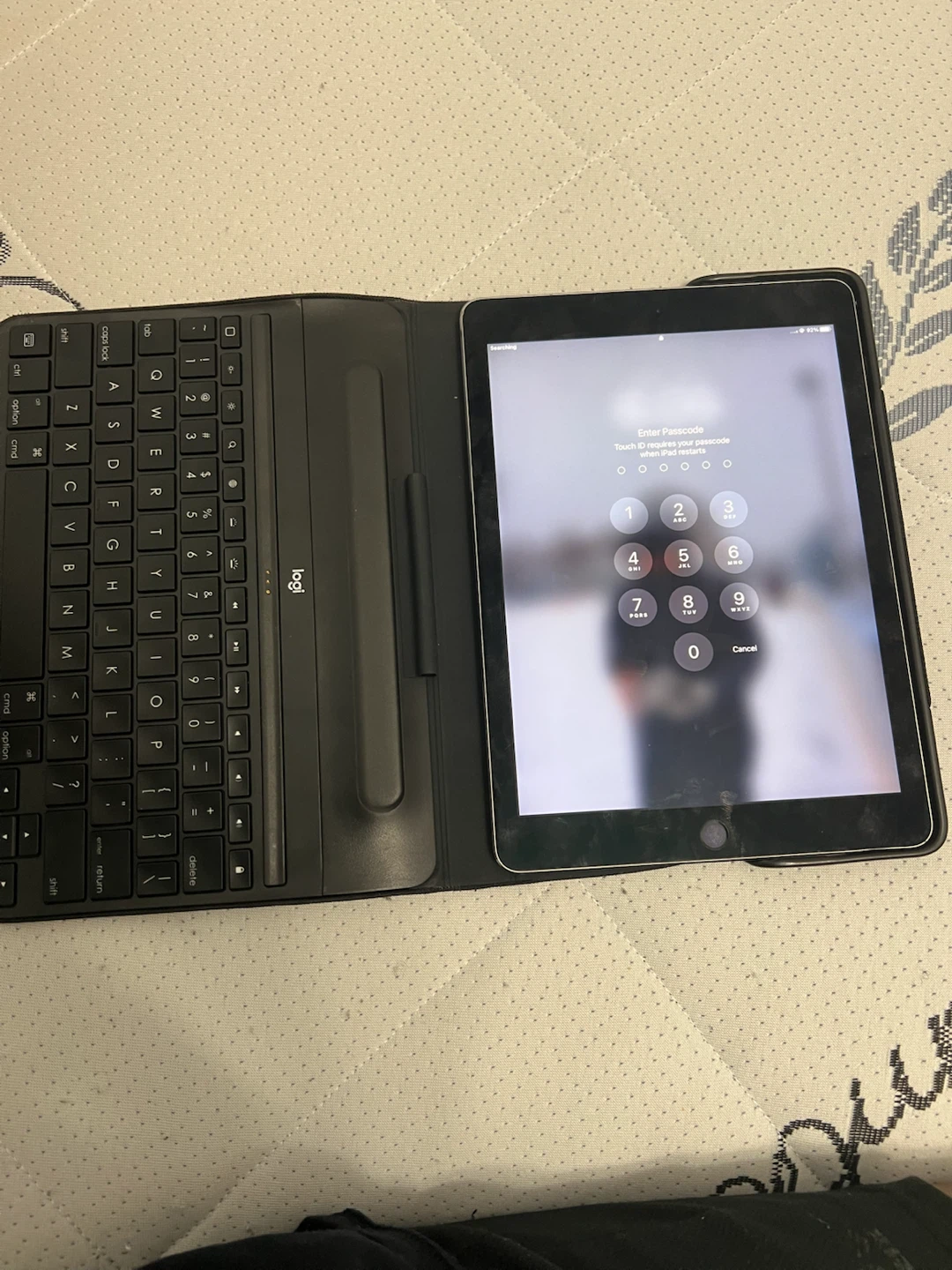 Apple iPad Pro (9.7-inch) 128 GB with Keyboard - photo 4