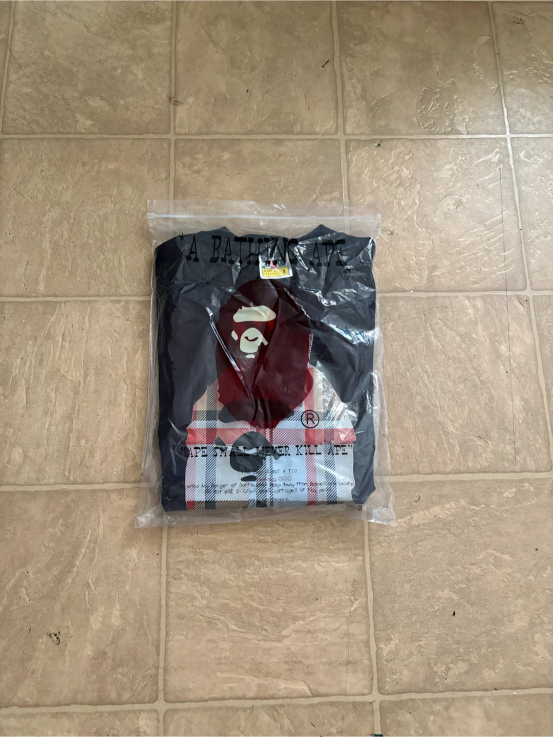 Black bape x burburry T-shirt - photo 3