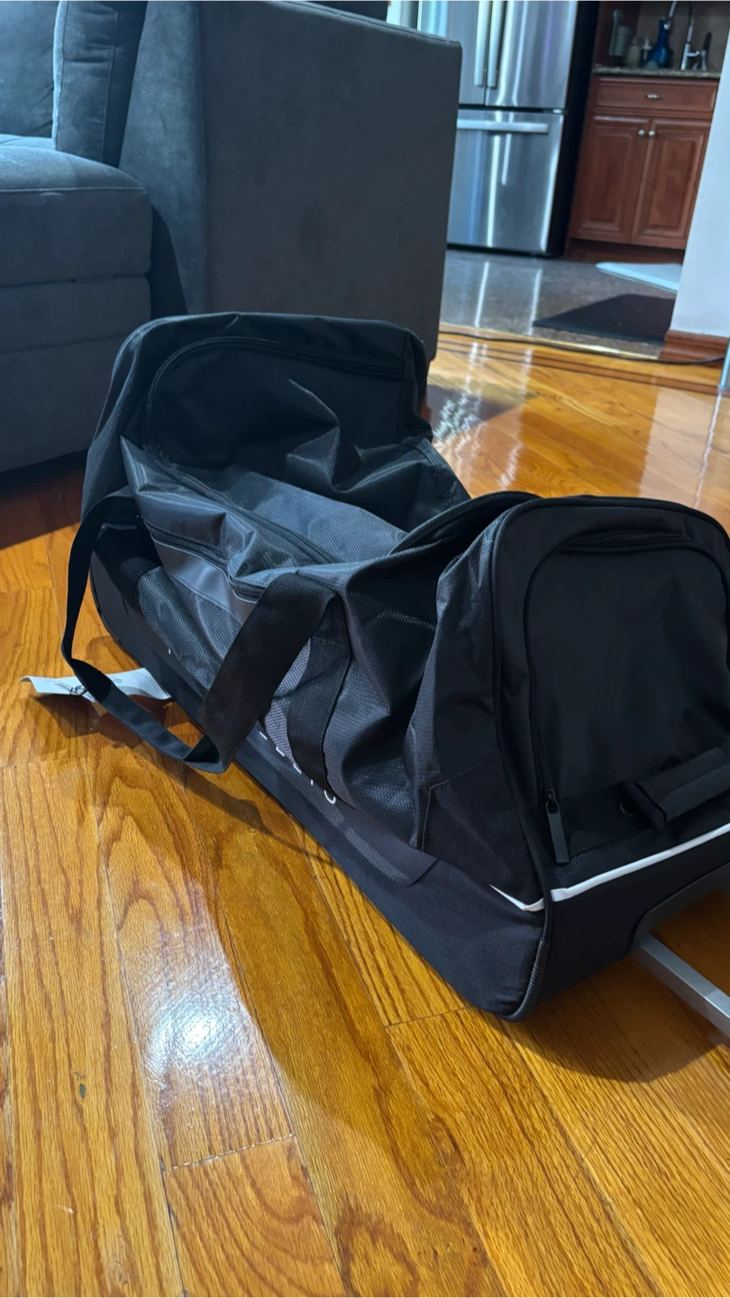 Brand New Perry Ellis Rolling Duffel - photo 3