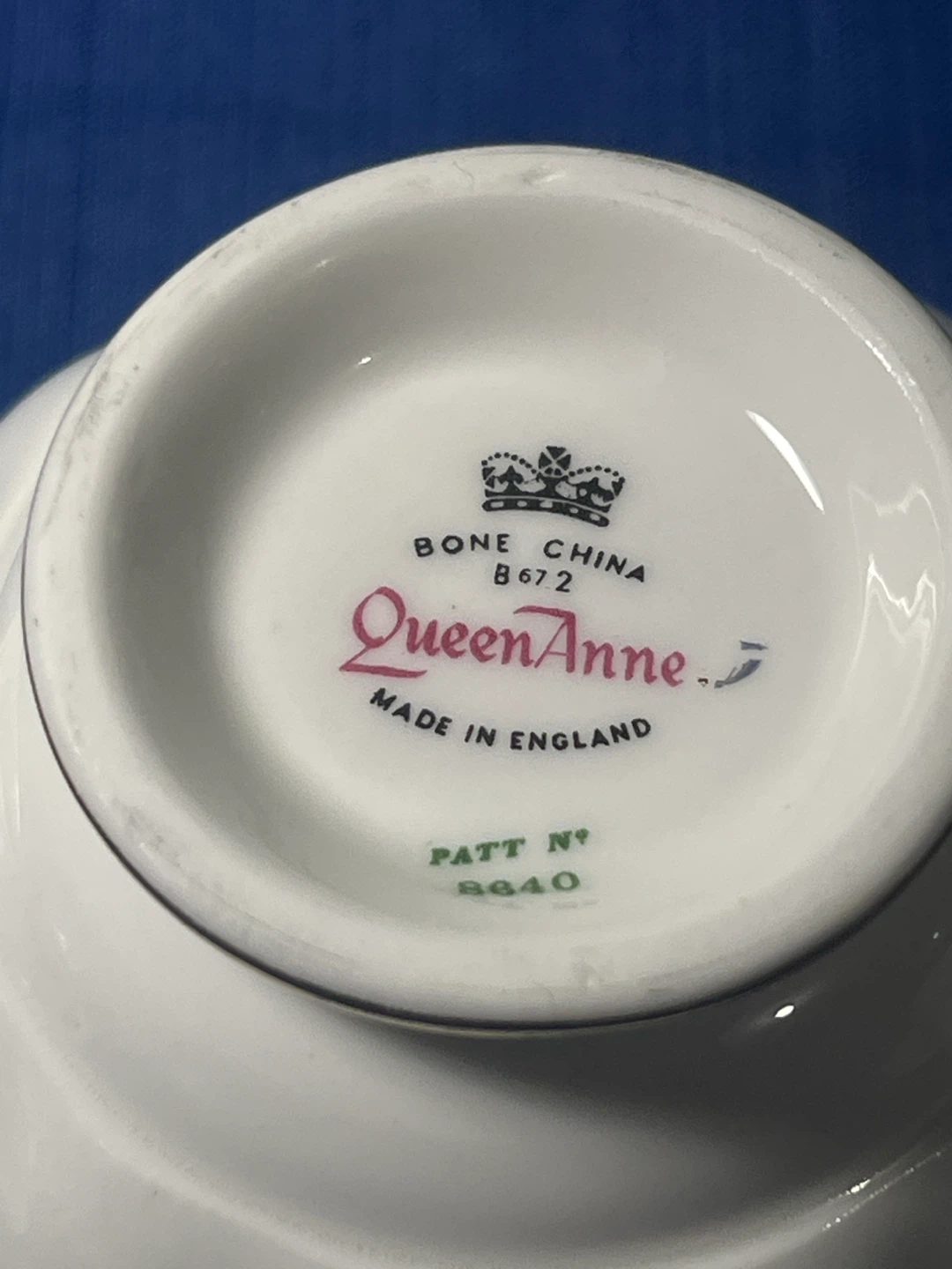 Vintage Queen Anne Bone China Teacup/Saucer - Green Vine #8640 - photo 3