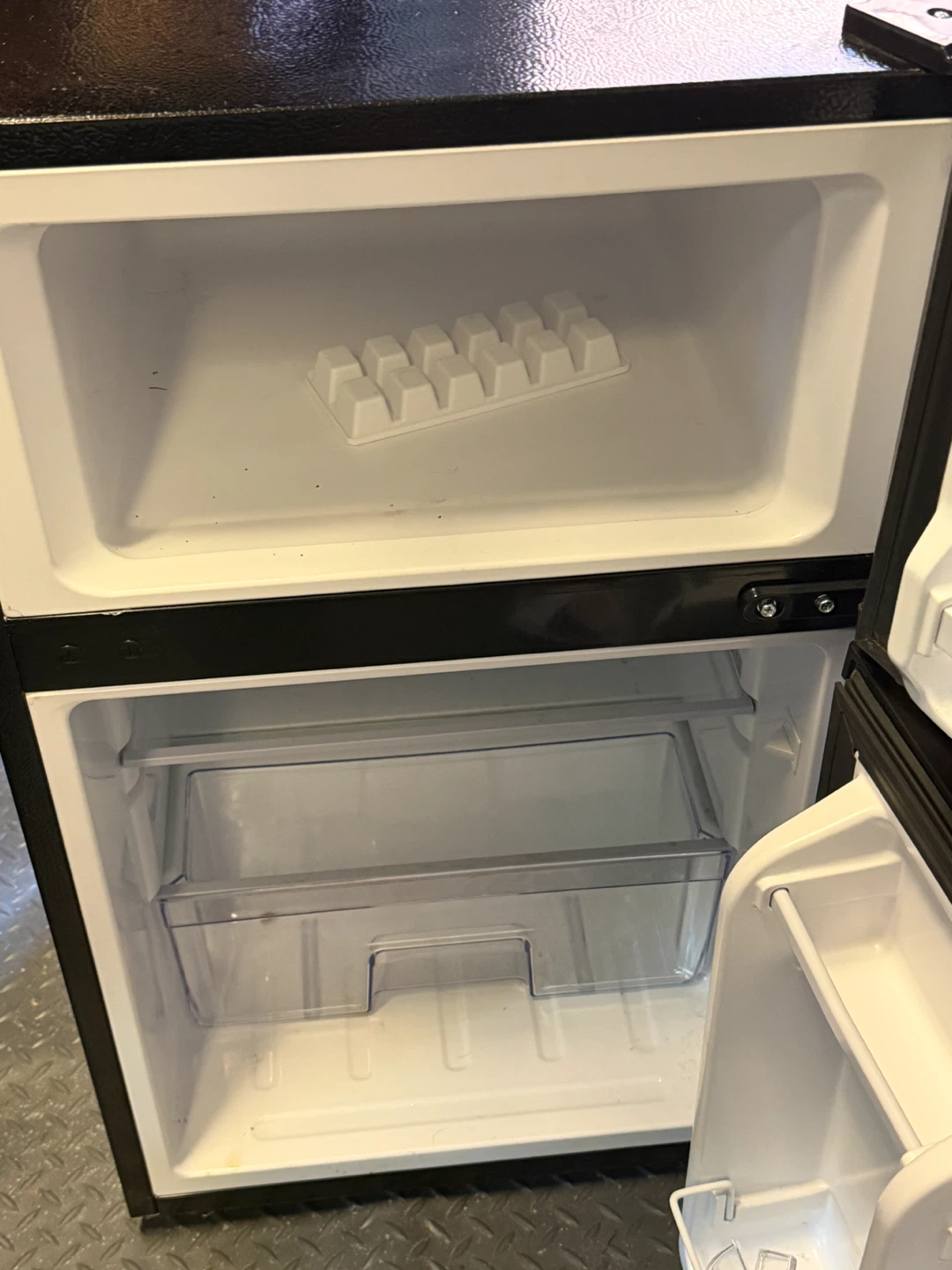 Mini Fridge - photo 3