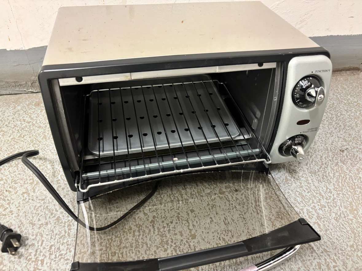 DeLonghi XR-450 Toaster Oven - photo 2