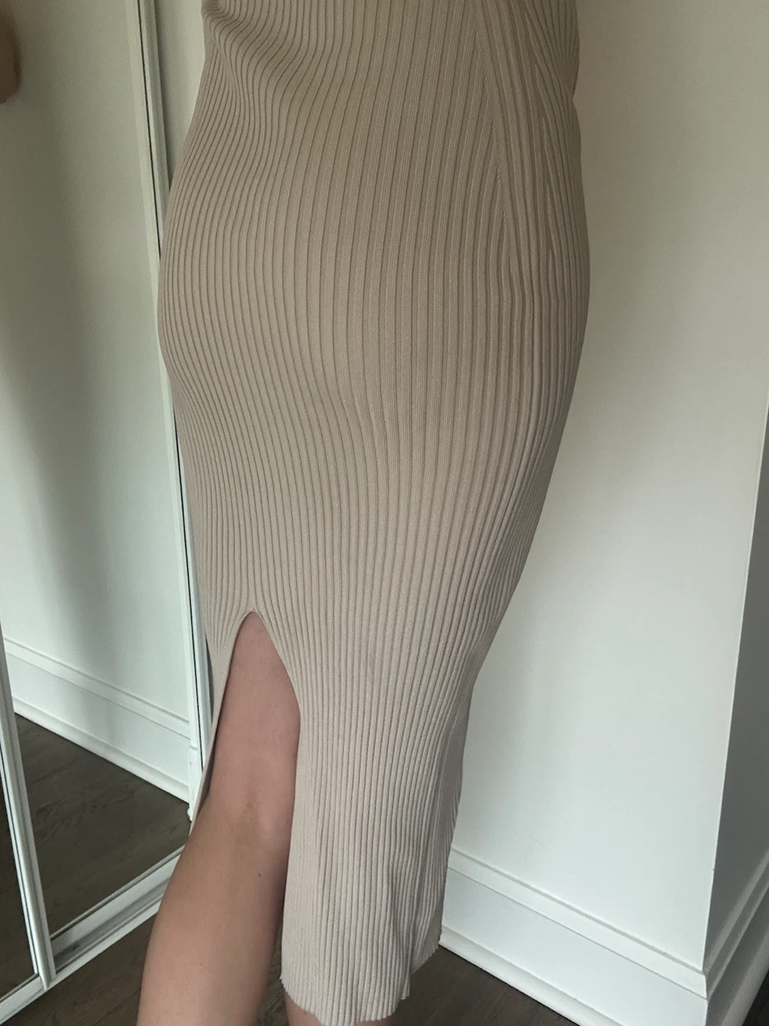 Ribbed Knit Midi Dress with Slit - photo 3