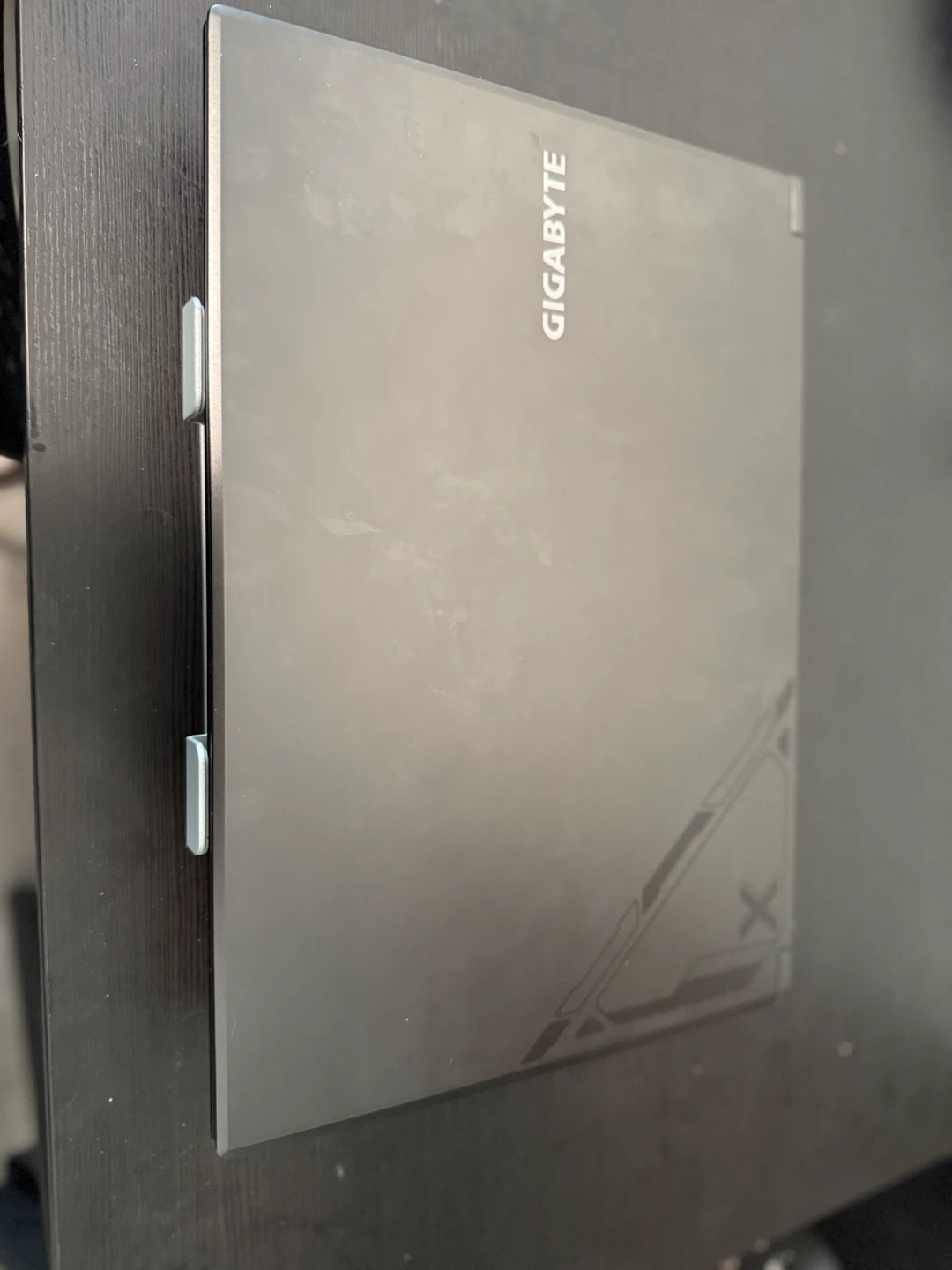 GIGABYTE Laptop