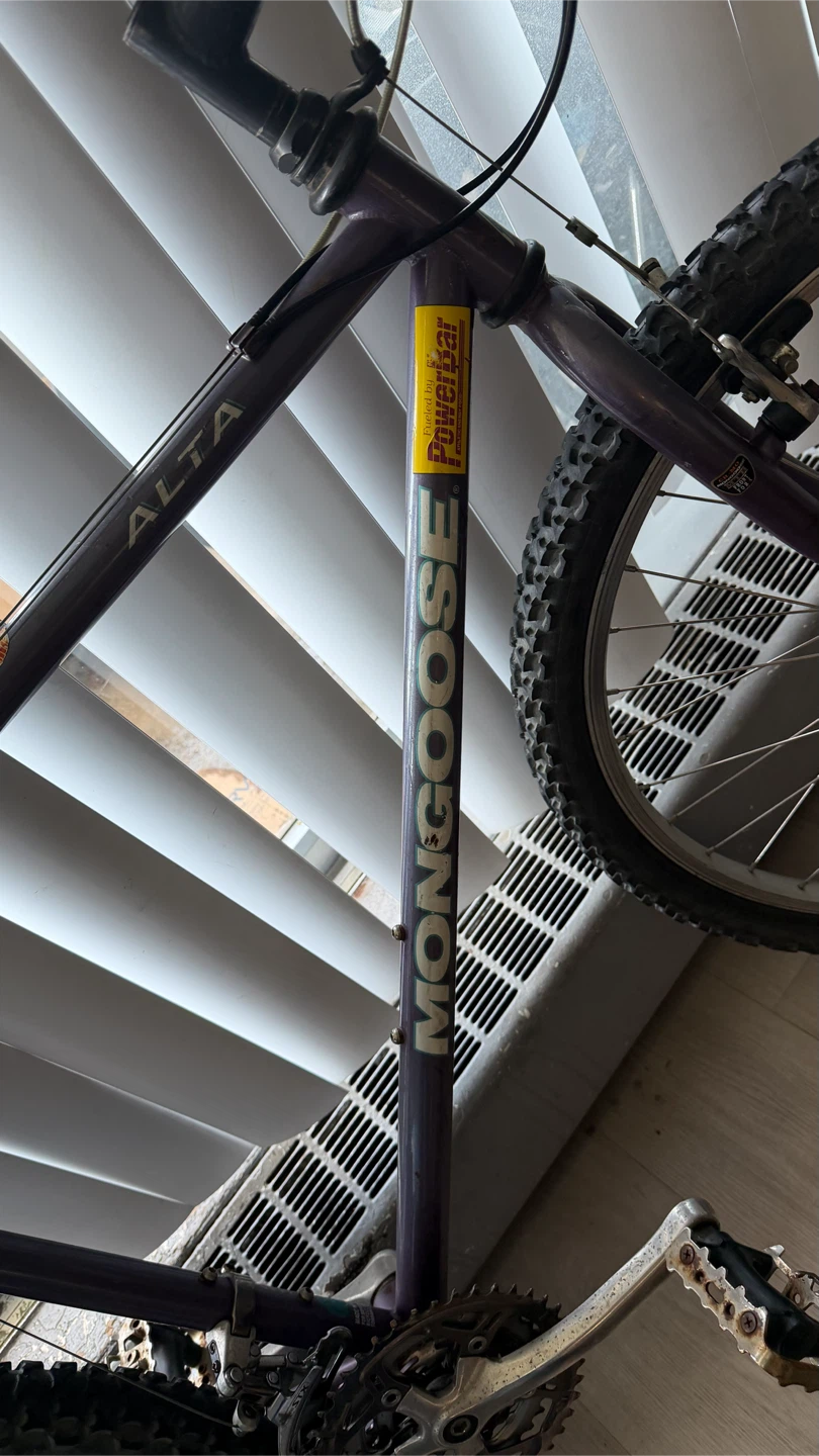 Mongoose Alta Mountain Bike – Excellent Condition - photo 5