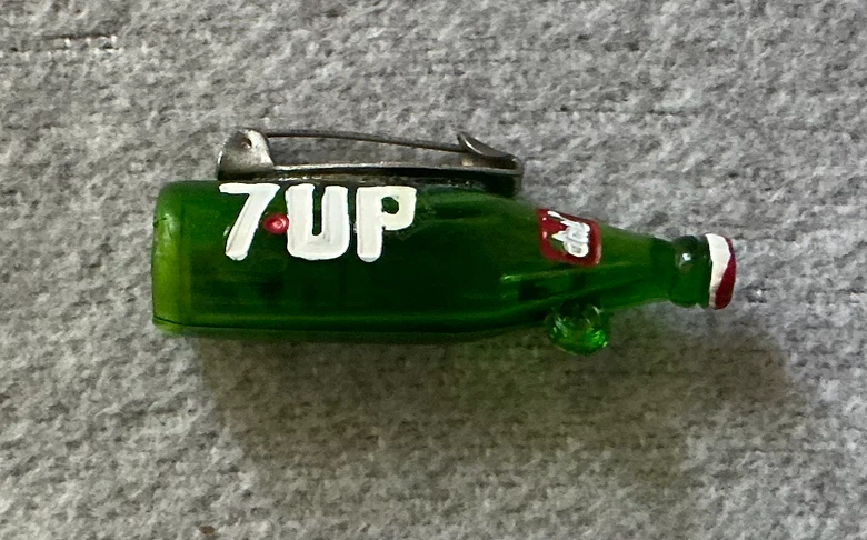 CNE 7UP Bottle Pin Brooch 1960’s - photo 2