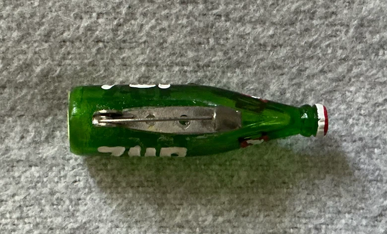 CNE 7UP Bottle Pin Brooch 1960’s - photo 3