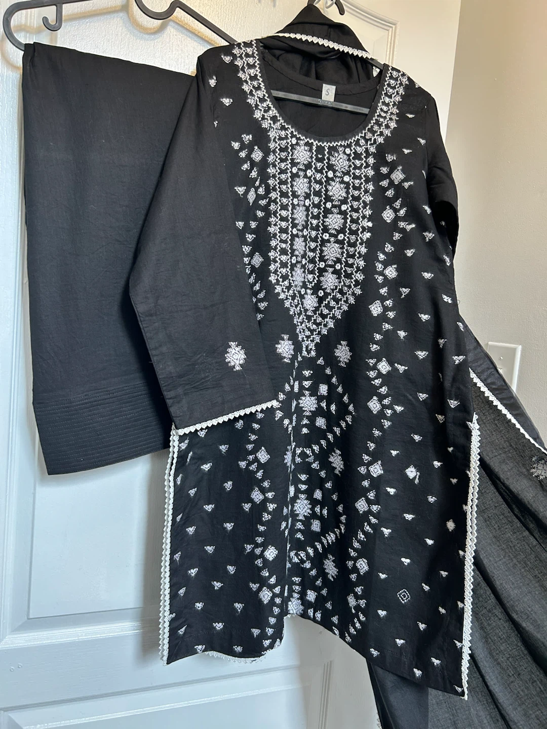3 pcs Handmade Banarsi Lawn dress - photo 2