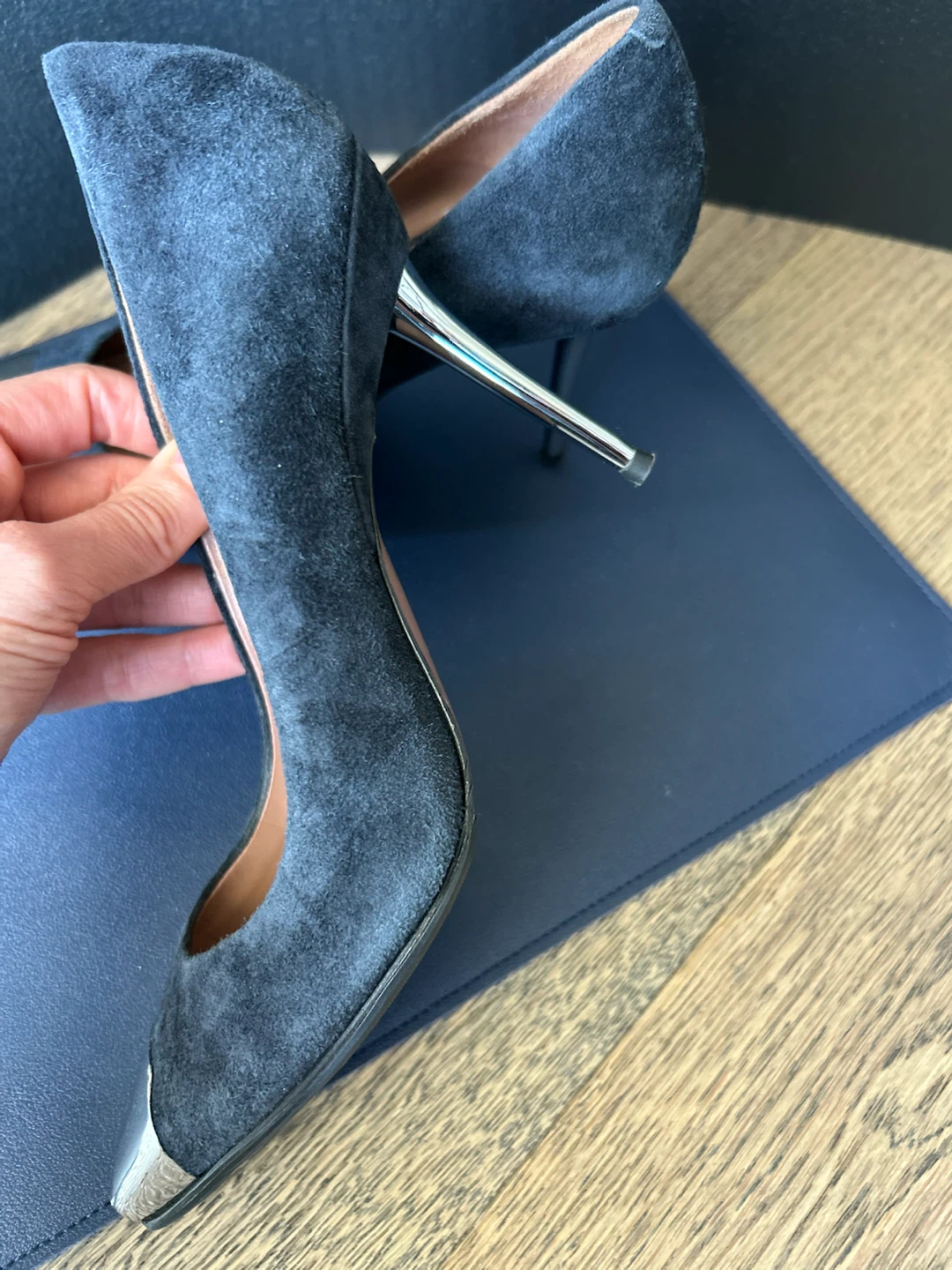L'AUTRE CHOSE Suede Heels - Navy - Size 36