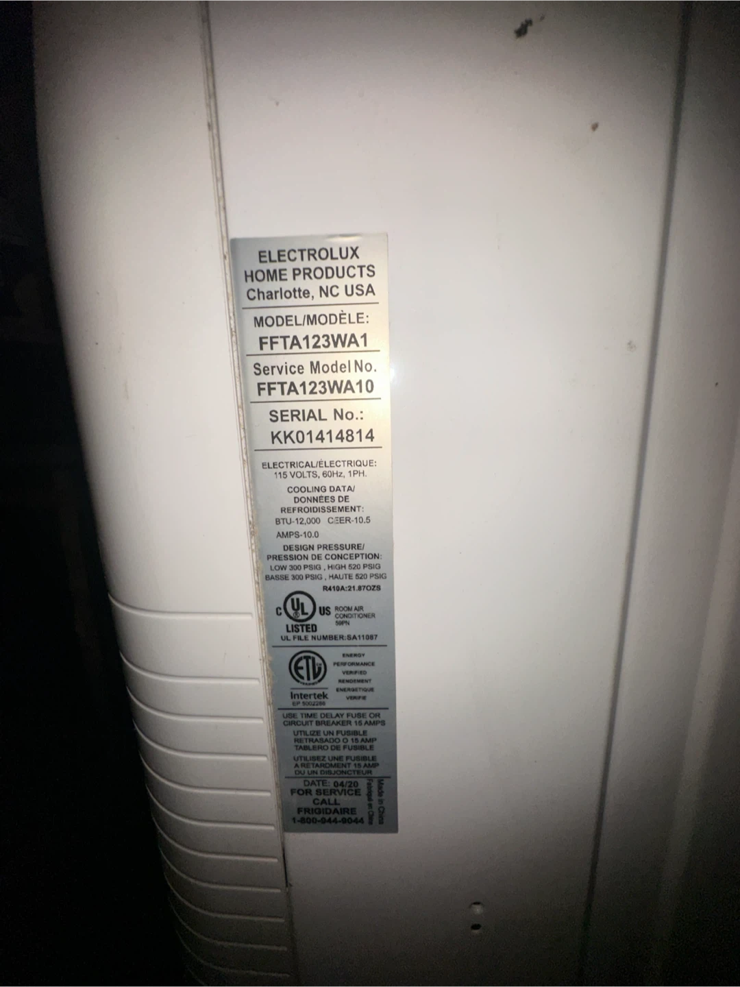Frigidaire wall Air Conditioner btu12000 - photo 2