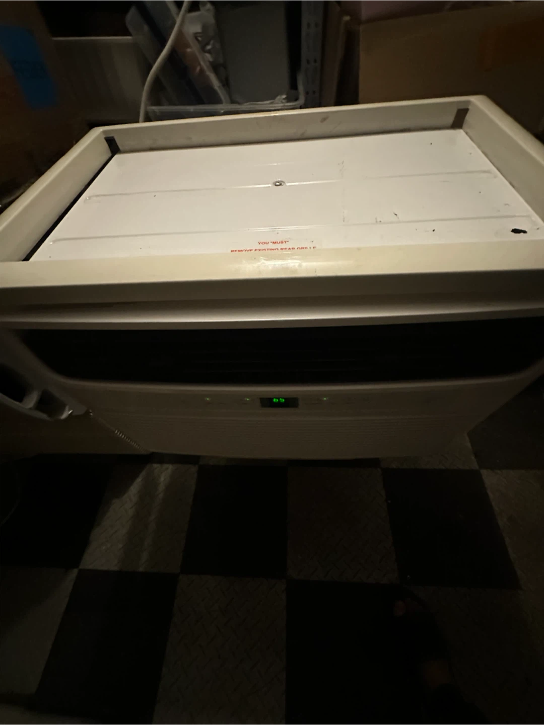 Frigidaire wall Air Conditioner btu12000 - photo 3