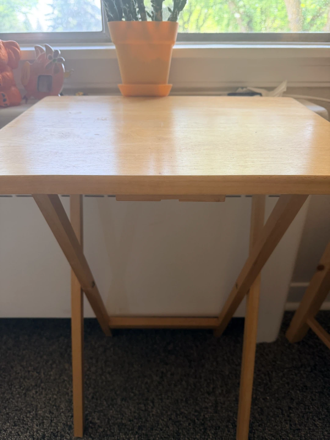 Foldabe side table
