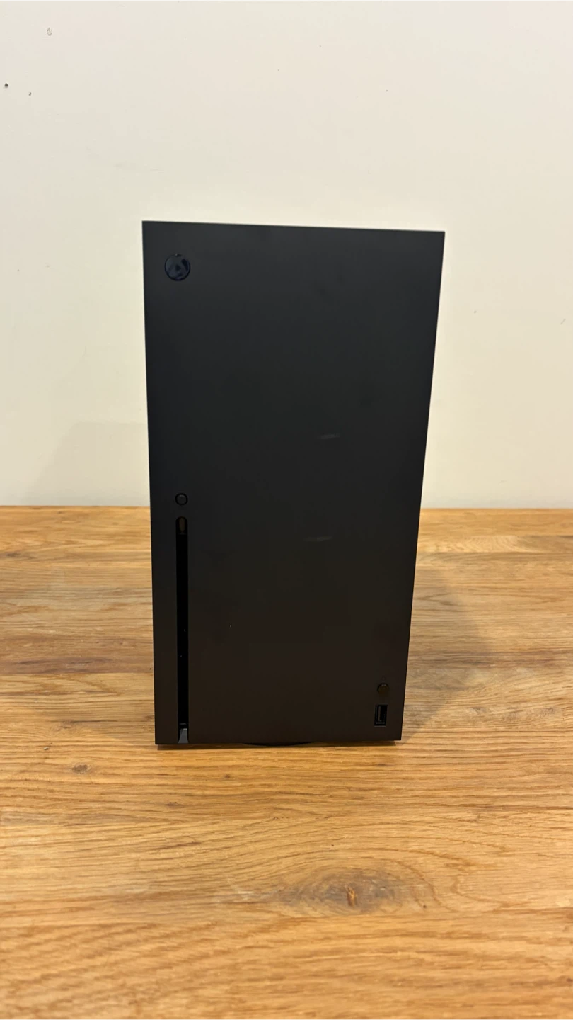 Xbox Series X - photo 2