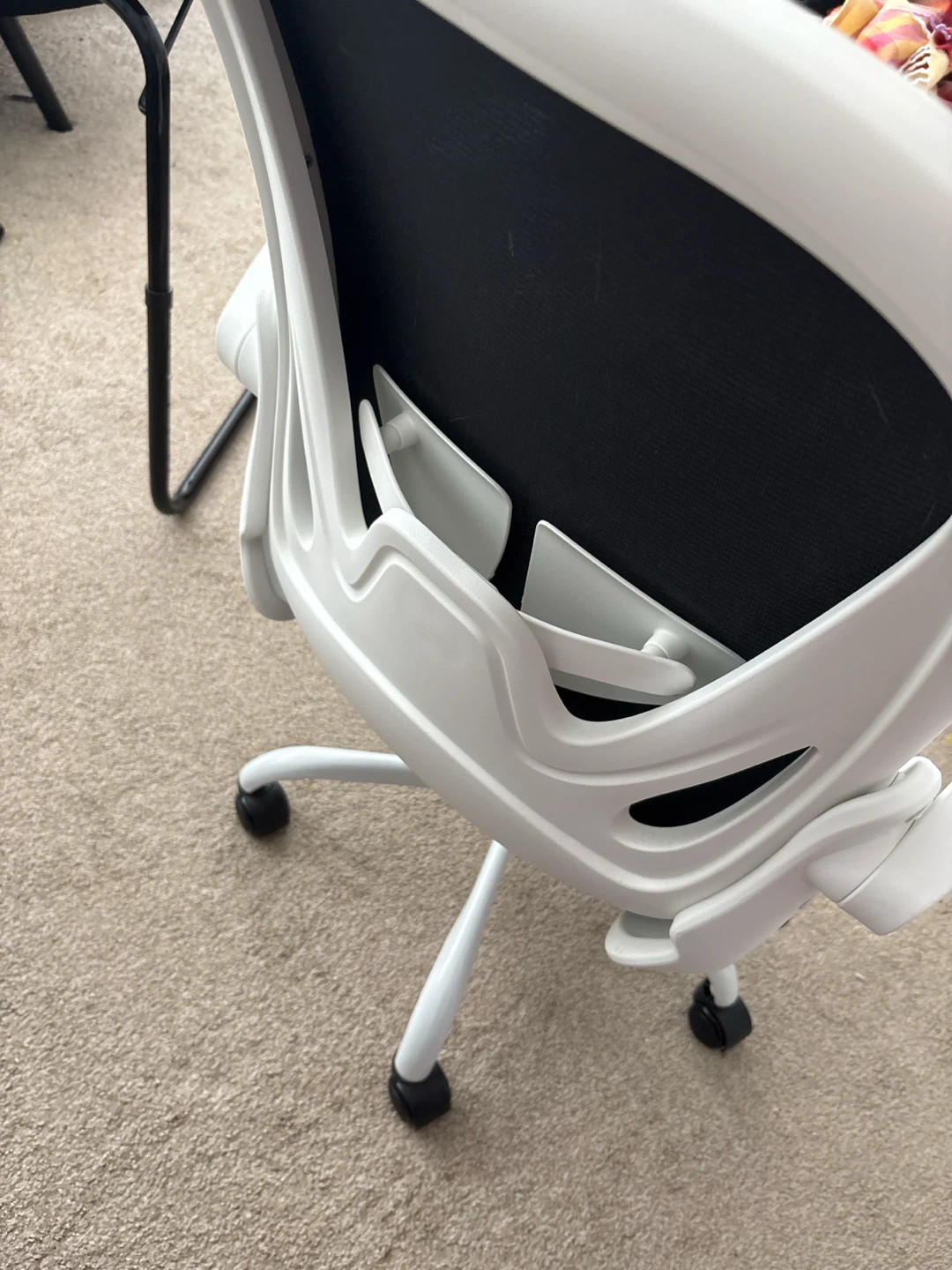 Black Mesh Office Chair with White Frame - photo 3
