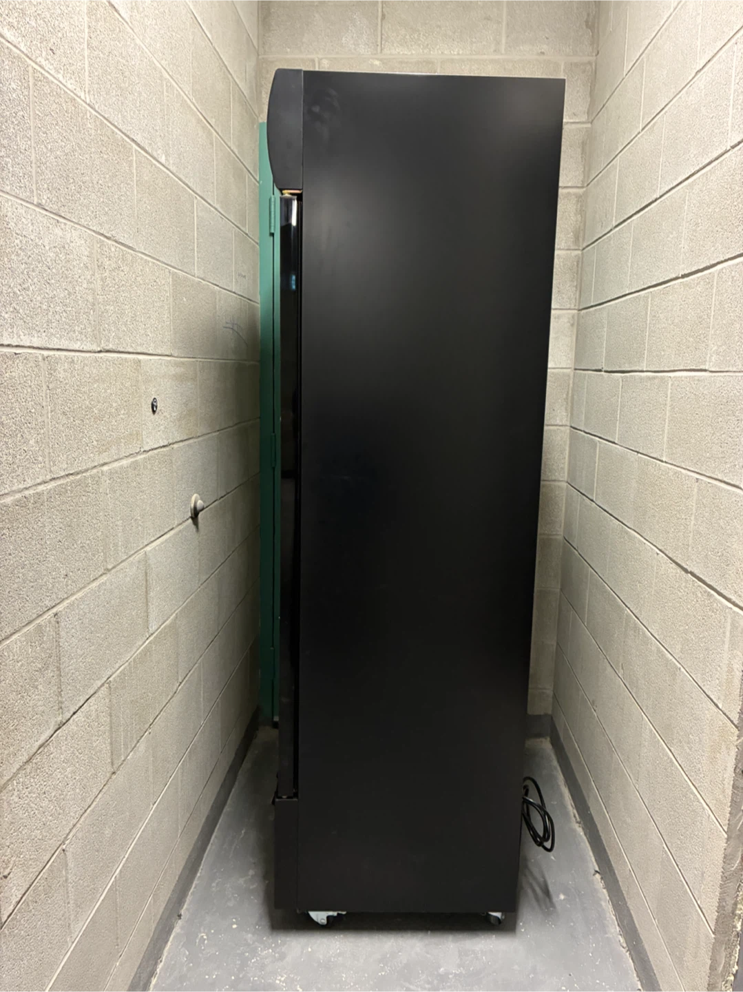 Commercial Display Fridge - photo 2